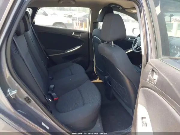 KMHCT5AE7HU324218 2017 HYUNDAI ACCENT - Image 8