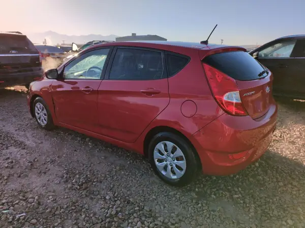KMHCT5AE7HU325319 2017 HYUNDAI ACCENT - Image 2