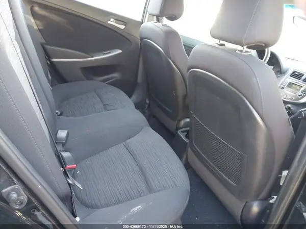 KMHCT5AE7HU326843 2017 HYUNDAI ACCENT - Image 8