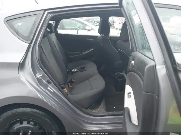 KMHCT5AE7HU341035 2017 HYUNDAI ACCENT - Image 8