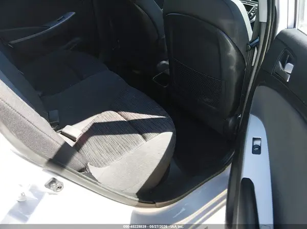 KMHCT5AE7HU344632 2017 HYUNDAI ACCENT - Image 8