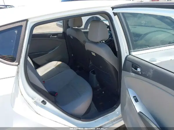 KMHCT5AE7HU348731 2017 HYUNDAI ACCENT - Image 8