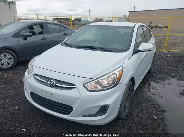 KMHCT5AE7HU360975 2017 HYUNDAI ACCENT - Image 2