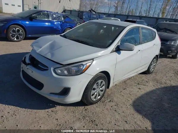 KMHCT5AE7HU369384 2017 HYUNDAI ACCENT - Image 2