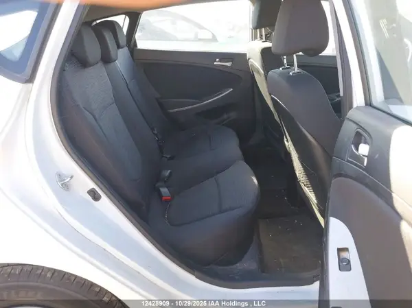 KMHCT5AE7HU369384 2017 HYUNDAI ACCENT - Image 8