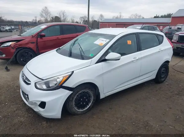 KMHCT5AE8GU241735 2016 HYUNDAI ACCENT - Image 2