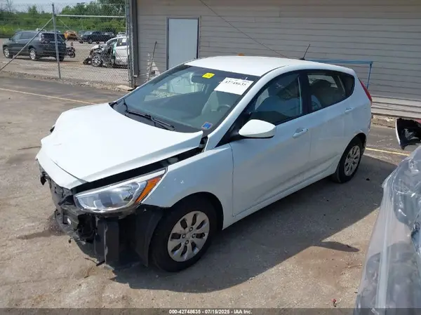 KMHCT5AE8GU246997 2016 HYUNDAI ACCENT - Image 2