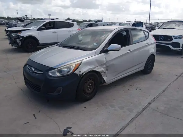 KMHCT5AE8GU259863 2016 HYUNDAI ACCENT - Image 2