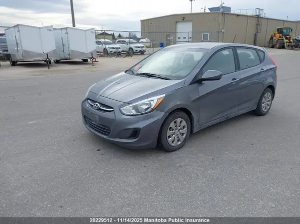 KMHCT5AE8HU302874 2017 HYUNDAI ACCENT - Image 2