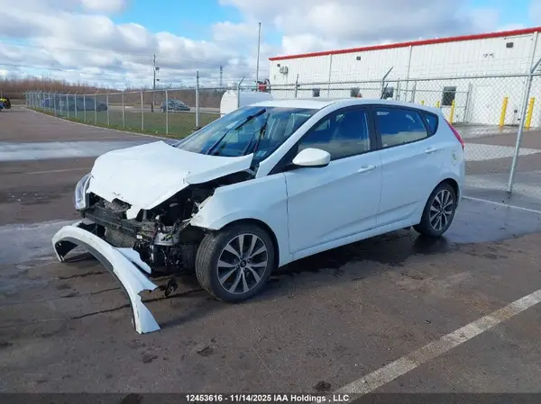 KMHCT5AE8HU309193 2017 HYUNDAI ACCENT - Image 2