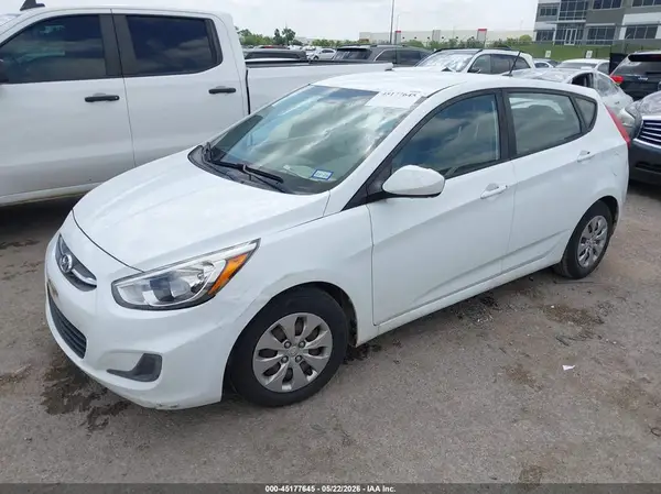 KMHCT5AE8HU315592 2017 HYUNDAI ACCENT - Image 2