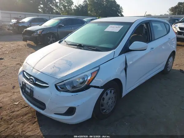KMHCT5AE8HU320159 2017 HYUNDAI ACCENT - Image 2