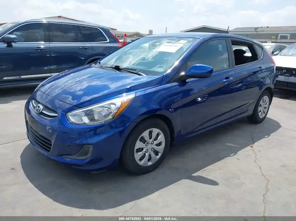 KMHCT5AE8HU325488 2017 HYUNDAI ACCENT - Image 2
