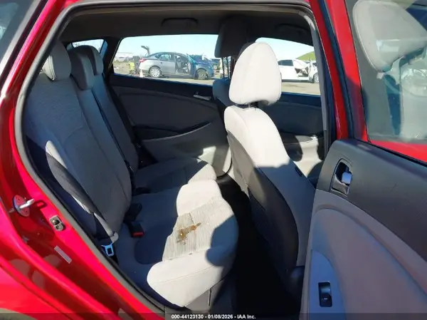 KMHCT5AE8HU325930 2017 HYUNDAI ACCENT - Image 8