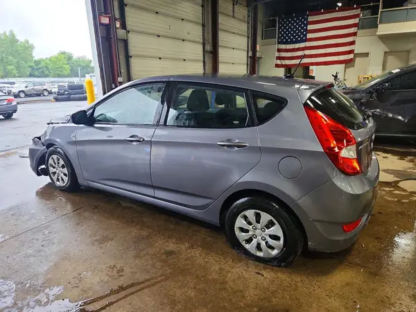 KMHCT5AE8HU326107 2017 HYUNDAI ACCENT - Image 2