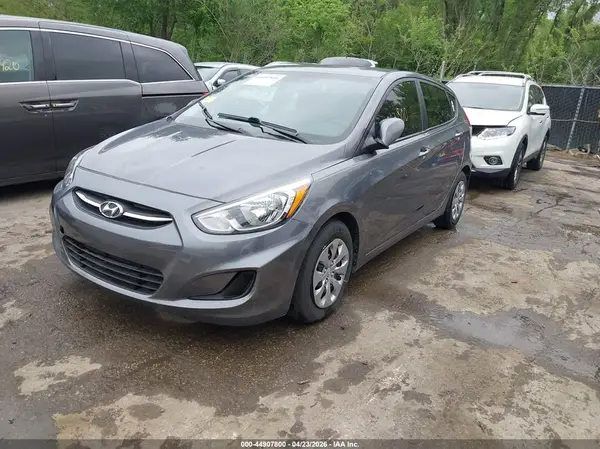 KMHCT5AE8HU329122 2017 HYUNDAI ACCENT - Image 2
