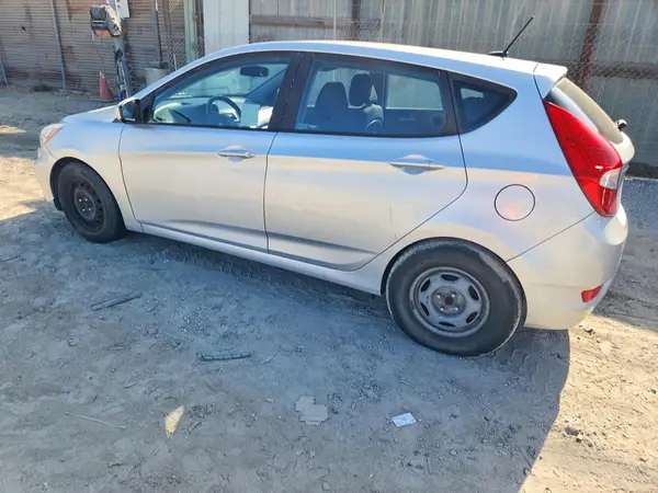 KMHCT5AE8HU336023 2017 HYUNDAI ACCENT - Image 2