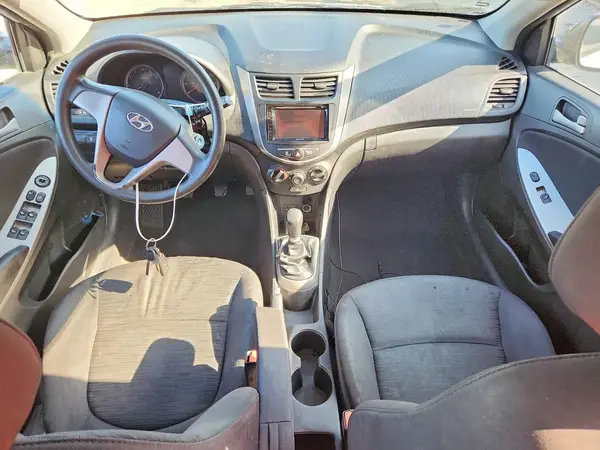KMHCT5AE8HU336023 2017 HYUNDAI ACCENT - Image 8