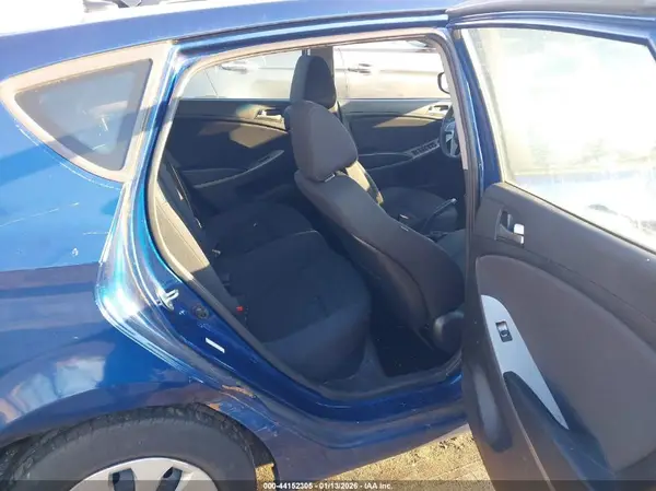 KMHCT5AE8HU338810 2017 HYUNDAI ACCENT - Image 8