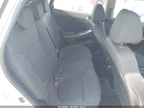 KMHCT5AE8HU348060 2017 HYUNDAI ACCENT - Image 8