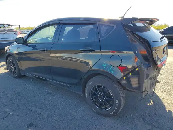KMHCT5AE8HU355977 2017 HYUNDAI ACCENT - Image 2