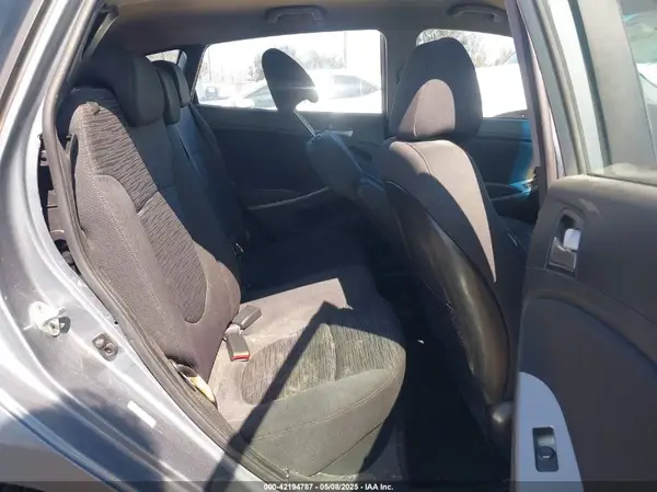 KMHCT5AE8HU363240 2017 HYUNDAI ACCENT - Image 8