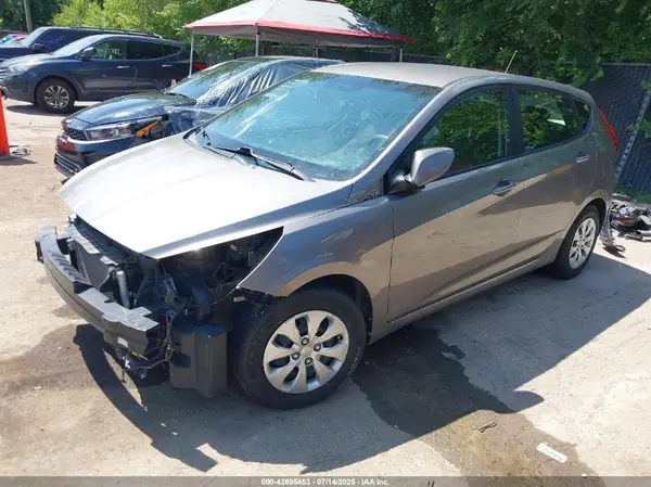 KMHCT5AE8HU363562 2017 HYUNDAI ACCENT - Image 2