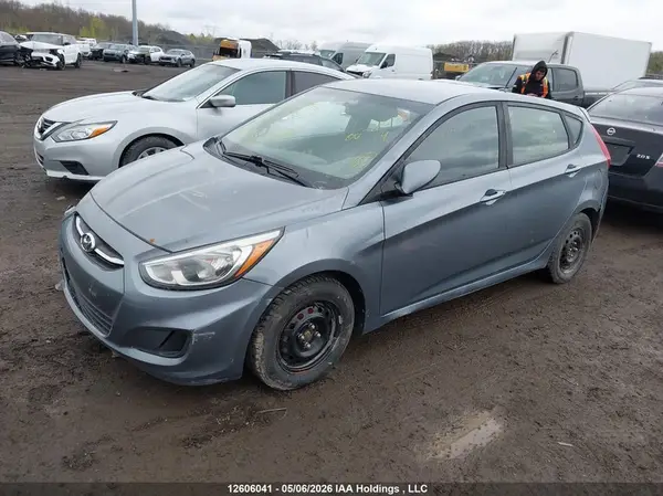 KMHCT5AE8HU366834 2017 HYUNDAI ACCENT - Image 2