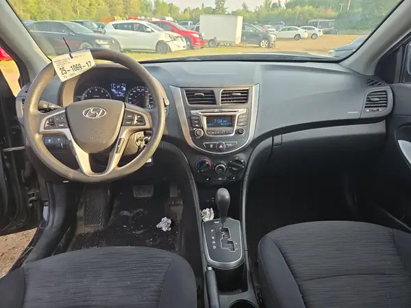 KMHCT5AE8HU371449 2017 HYUNDAI ACCENT - Image 8