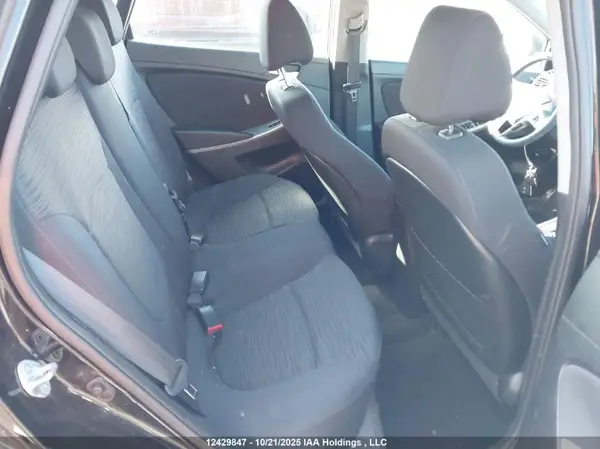 KMHCT5AE9GU256552 2016 HYUNDAI ACCENT - Image 8