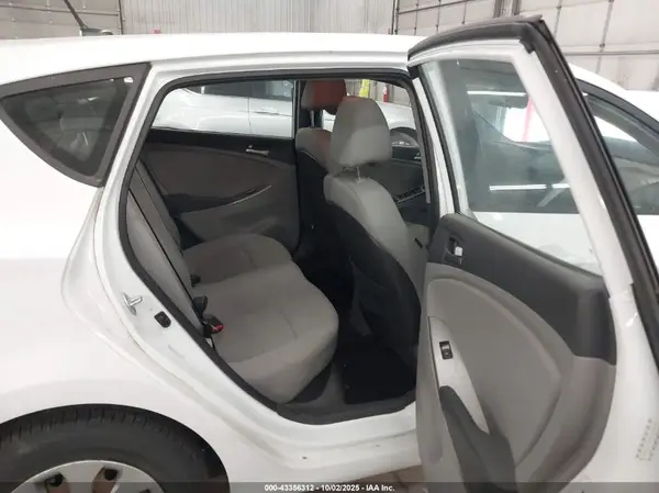 KMHCT5AE9GU260276 2016 HYUNDAI ACCENT - Image 8