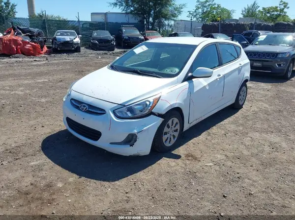 KMHCT5AE9HU298866 2017 HYUNDAI ACCENT - Image 2