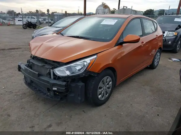 KMHCT5AE9HU301684 2017 HYUNDAI ACCENT - Image 2