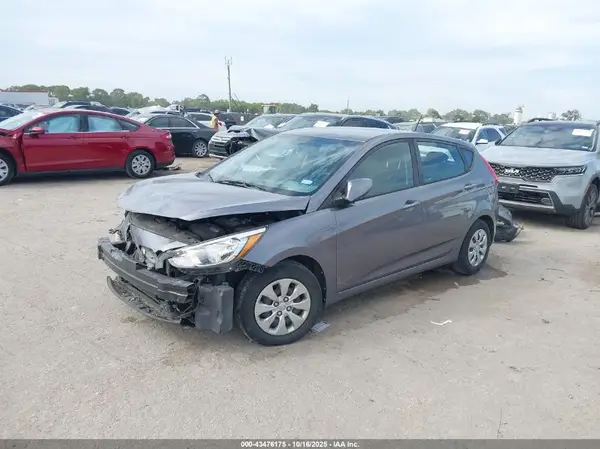 KMHCT5AE9HU302270 2017 HYUNDAI ACCENT - Image 2
