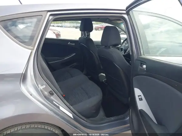 KMHCT5AE9HU302270 2017 HYUNDAI ACCENT - Image 8