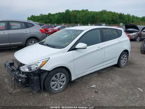 KMHCT5AE9HU304553 2017 HYUNDAI ACCENT - Image 2