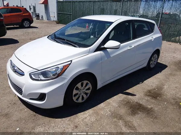 KMHCT5AE9HU307601 2017 HYUNDAI ACCENT - Image 2