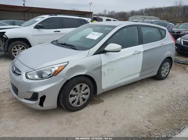 KMHCT5AE9HU310451 2017 HYUNDAI ACCENT - Image 2