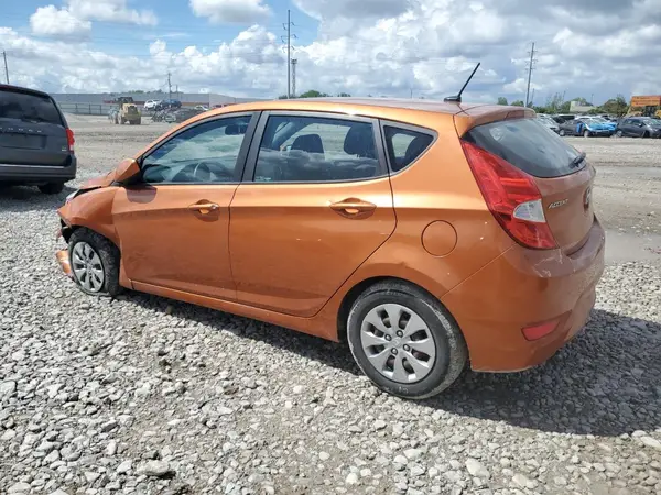 KMHCT5AE9HU324298 2017 HYUNDAI ACCENT - Image 2