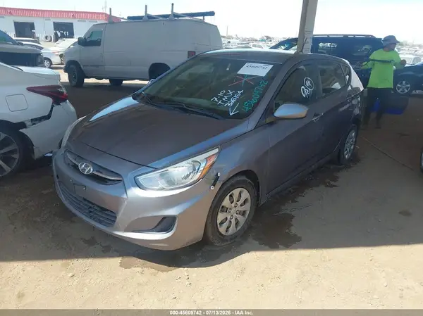 KMHCT5AE9HU326164 2017 HYUNDAI ACCENT - Image 2