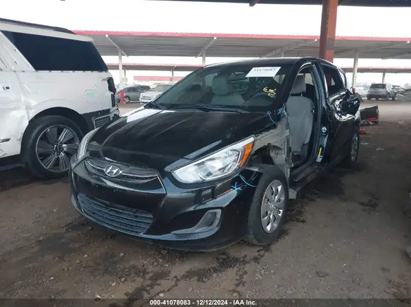 KMHCT5AE9HU326293 2017 HYUNDAI ACCENT - Image 2