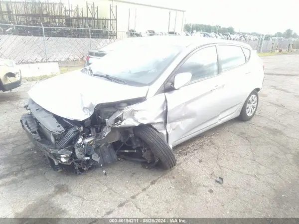 KMHCT5AE9HU333180 2017 HYUNDAI ACCENT - Image 2