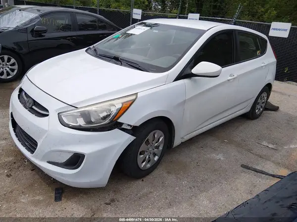 KMHCT5AE9HU334376 2017 HYUNDAI ACCENT - Image 2