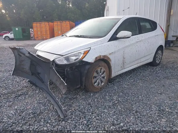 KMHCT5AE9HU336404 2017 HYUNDAI ACCENT - Image 2