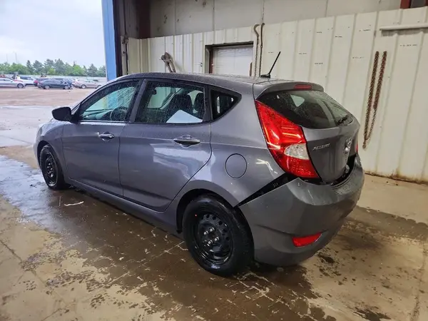 KMHCT5AE9HU343420 2017 HYUNDAI ACCENT - Image 2