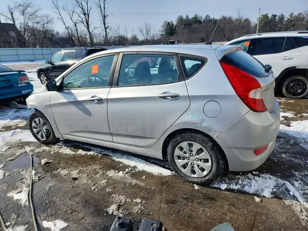 KMHCT5AE9HU345068 2017 HYUNDAI ACCENT - Image 2