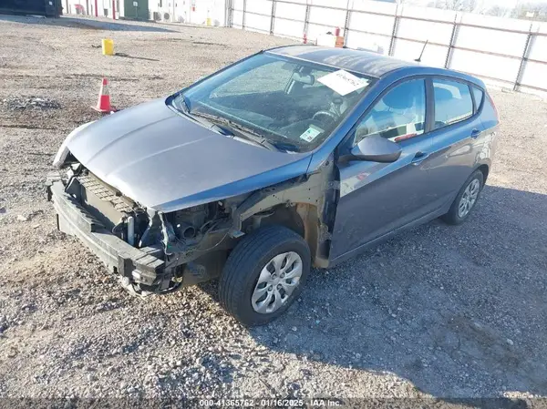 KMHCT5AE9HU345118 2017 HYUNDAI ACCENT - Image 2