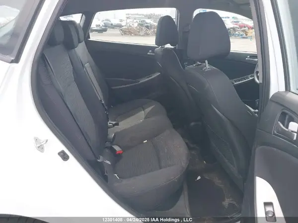 KMHCT5AE9HU353137 2017 HYUNDAI ACCENT - Image 8