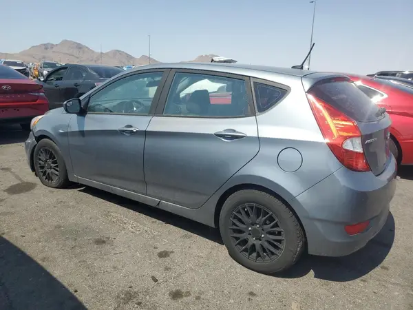 KMHCT5AE9HU354093 2017 HYUNDAI ACCENT - Image 2