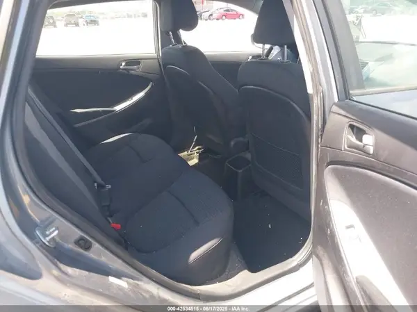 KMHCT5AE9HU356247 2017 HYUNDAI ACCENT - Image 8